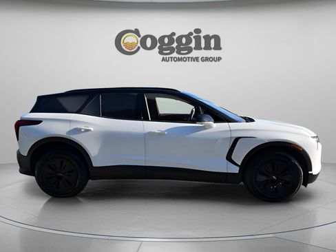 New 2025 Chevrolet Blazer EV LT w/ Midnight/Sport Edition AWD/4WD image 5