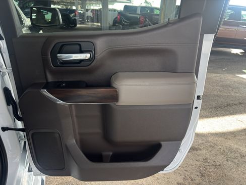 Used 2020 GMC Sierra 1500 SLT image 17