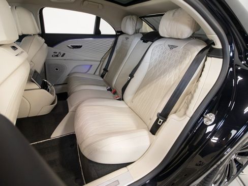 Used 2023 Bentley Flying Spur Azure image 44