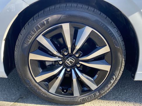 Used 2022 Honda Civic EX-L image 10