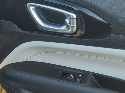 Used 2022 Jeep Compass Limited image 27