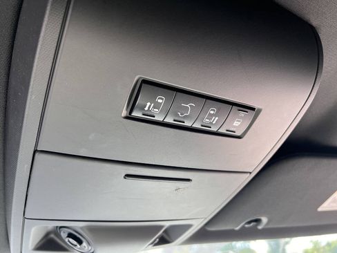 Used 2017 Dodge Grand Caravan SXT w/ Driver Convenience Group FWD image 20