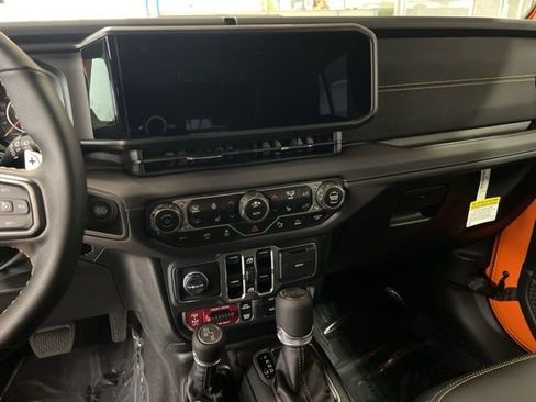 New 2025 Jeep Wrangler Unlimited Rubicon 392 image 17