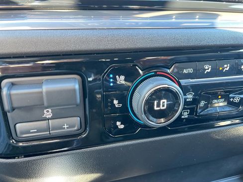 Used 2024 Chevrolet Silverado 1500 High Country w/ Technology Package image 23