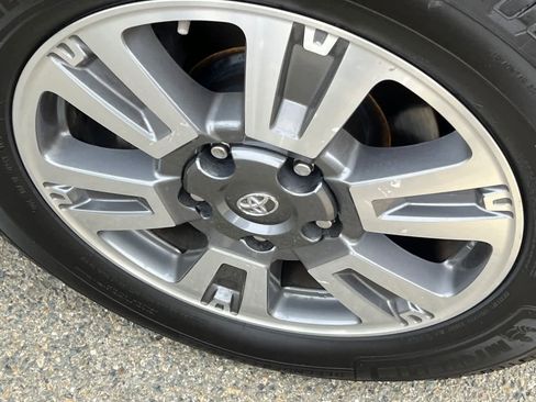 Used 2012 Toyota Tundra 2WD CrewMax w/ Tow Pkg image 15