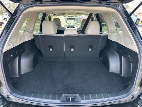 Used 2019 Subaru Forester Base image 19