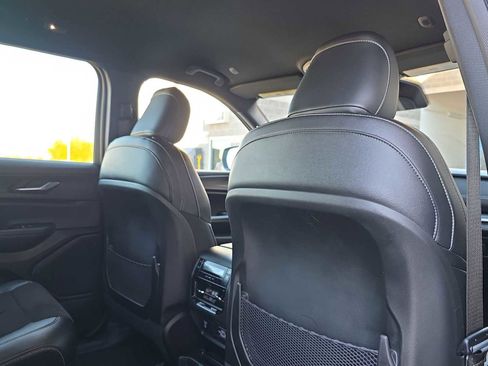 Certified 2024 Jeep Grand Cherokee L Laredo image 16