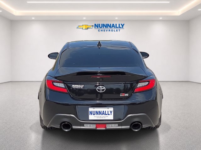 Used 2025 Toyota GR86 Premium RWD image 4