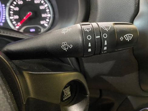 Used 2019 Jeep Renegade Altitude w/ Quick Order Package 2XM image 13