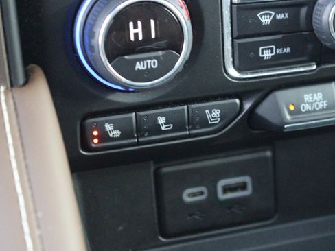 Used 2024 Chevrolet Tahoe High Country AWD/4WD image 27