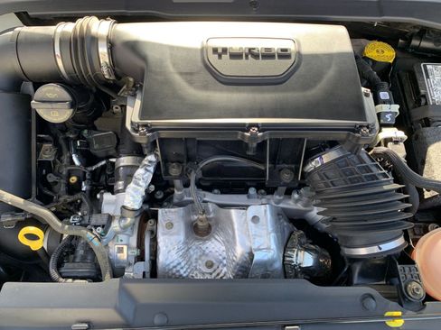 Used 2025 Jeep Compass Trailhawk image 31