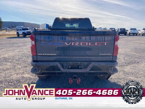 Used 2022 Chevrolet Silverado 2500 Custom w/ Custom Convenience Package image 5