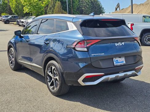 Used 2023 Kia Sportage EX AWD/4WD image 7