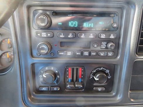 Used 2004 GMC Sierra 2500 SLE w/ Skid Plate Package image 26