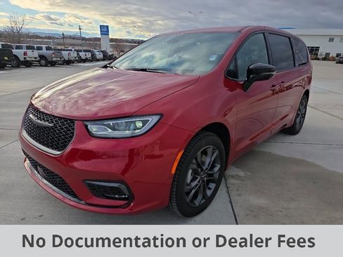 New 2026 Chrysler Pacifica Select image 1