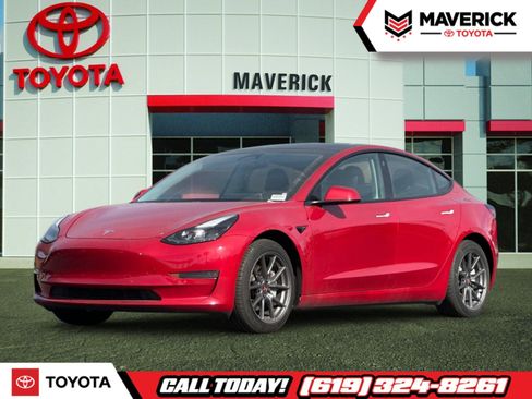 Used 2021 Tesla Model 3 Standard Range Plus image 1