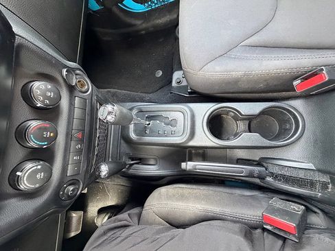 Used 2017 Jeep Wrangler Unlimited Sport w/ Quick Order Package 24S AWD/4WD image 33