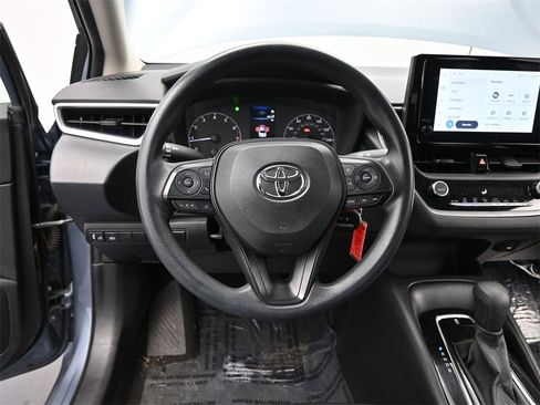 Used 2023 Toyota Corolla LE image 31