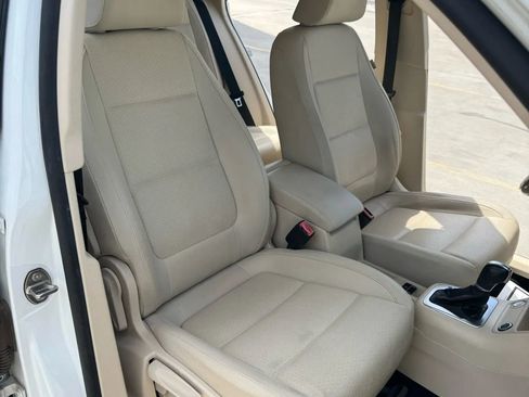 Used 2016 Volkswagen Tiguan S image 37