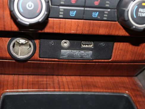 Used 2010 Ford F150 Lariat image 43