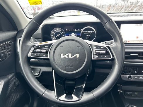 Used 2024 Kia Seltos EX image 23