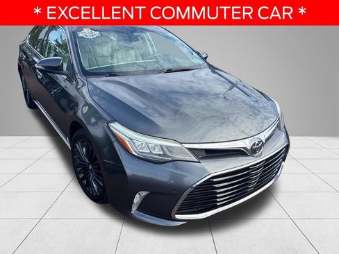 Used 2016 Toyota Avalon Touring FWD image 3