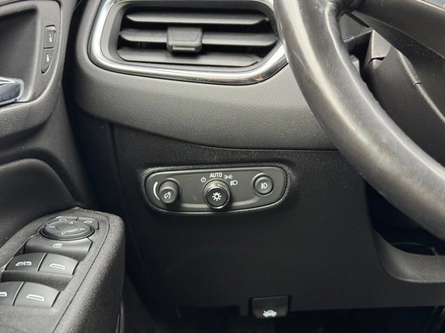 Used 2018 Chevrolet Equinox Premier AWD/4WD image 32
