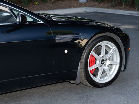 Used 2007 Aston Martin V8 Vantage Roadster RWD image 10