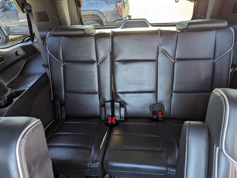 Used 2022 Cadillac Escalade Premium Luxury image 36