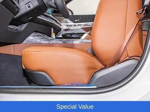 Used 2025 BMW 760i xDrive AWD/4WD image 16