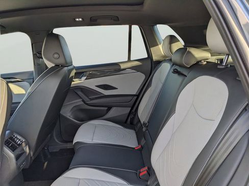 New 2026 Volkswagen Tiguan SE R-Line AWD/4WD image 18