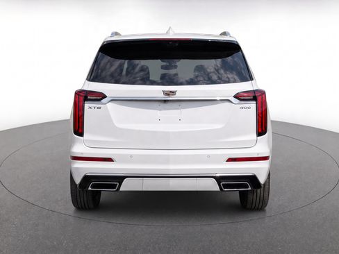 Used 2020 Cadillac XT6 Premium Luxury FWD image 7