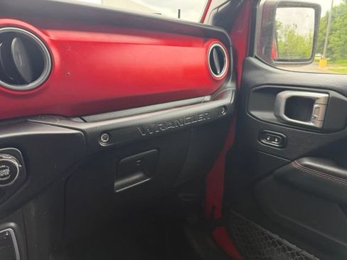 Used 2018 Jeep Wrangler Unlimited Rubicon AWD/4WD image 27