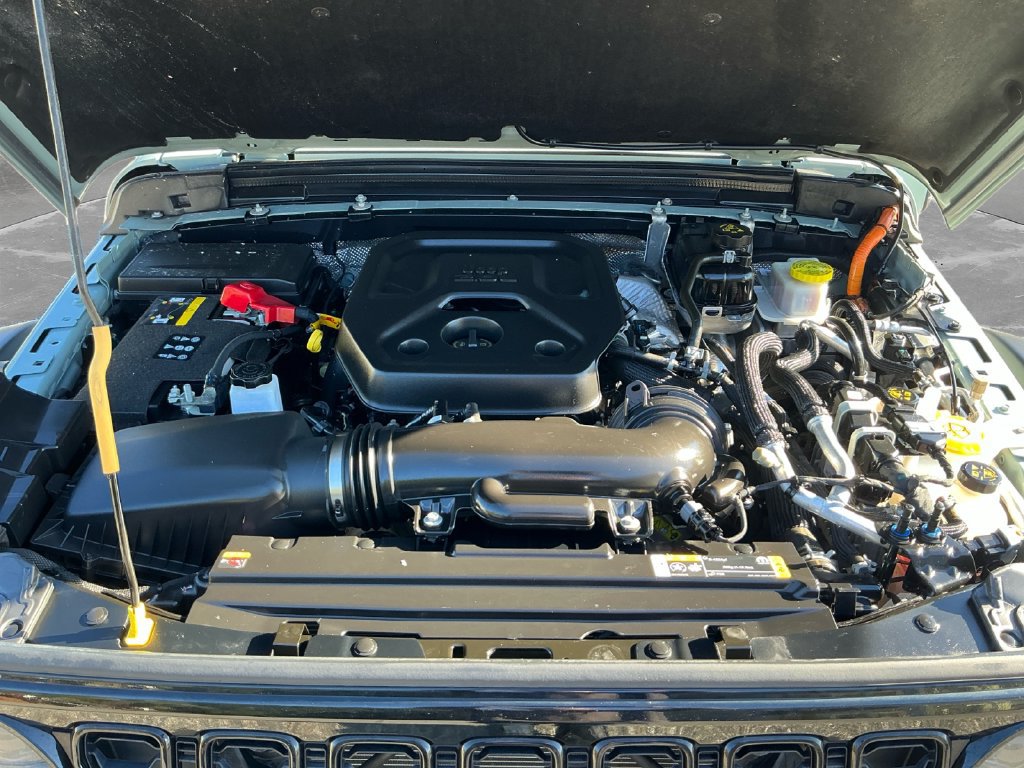 Used 2024 Jeep Wrangler Unlimited AWD/4WD image 18
