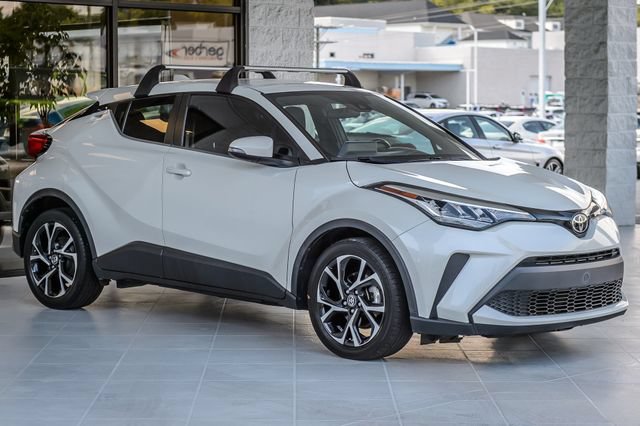 Used 2020 Toyota C-HR XLE FWD image 4