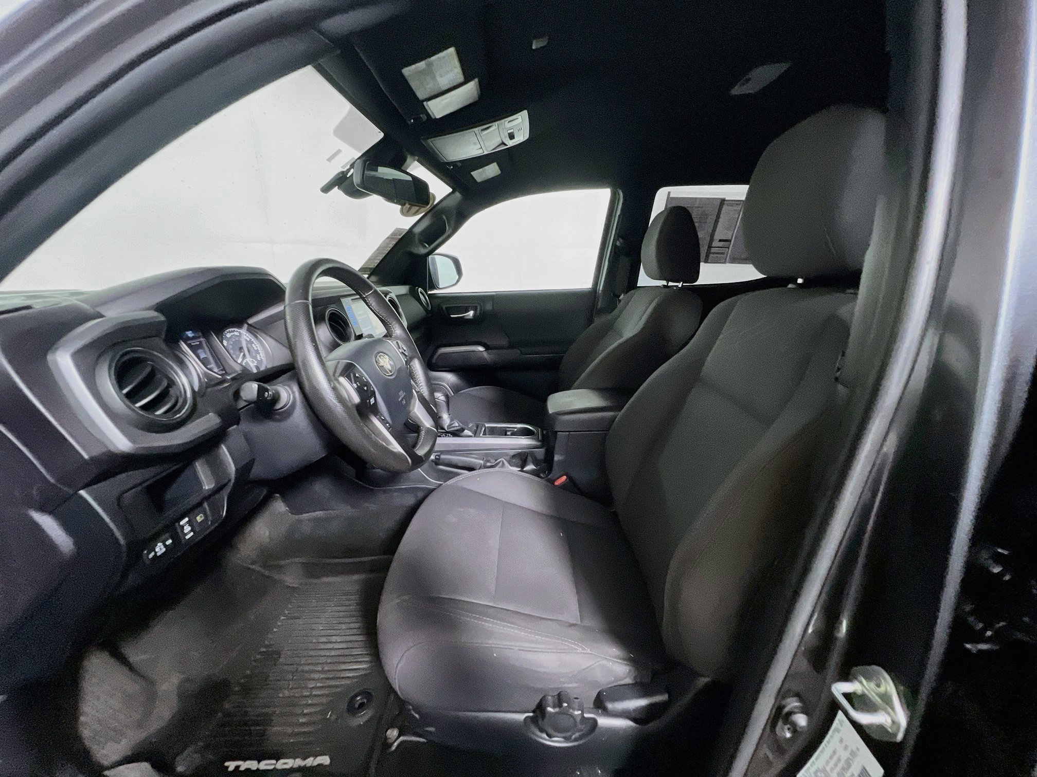 Used 2019 Toyota Tacoma TRD Sport AWD/4WD image 14