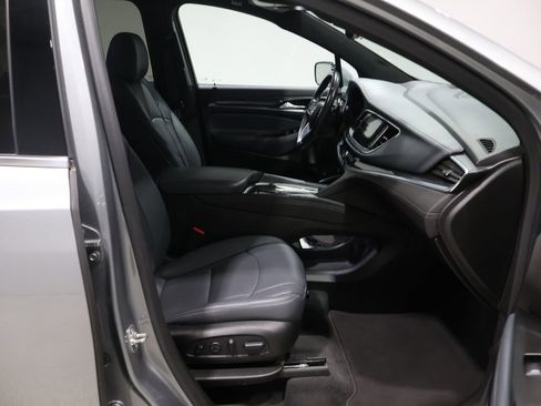 Used 2024 Buick Enclave Premium image 4