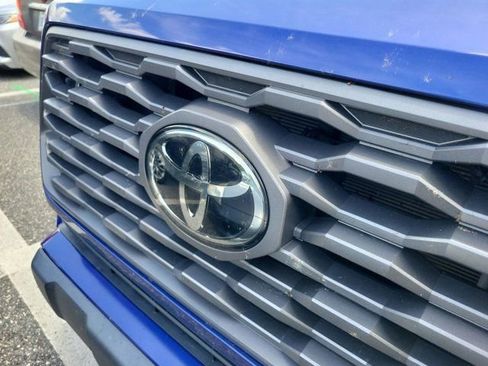 Used 2022 Toyota Tacoma TRD Off-Road w/ Technology Package RWD image 11