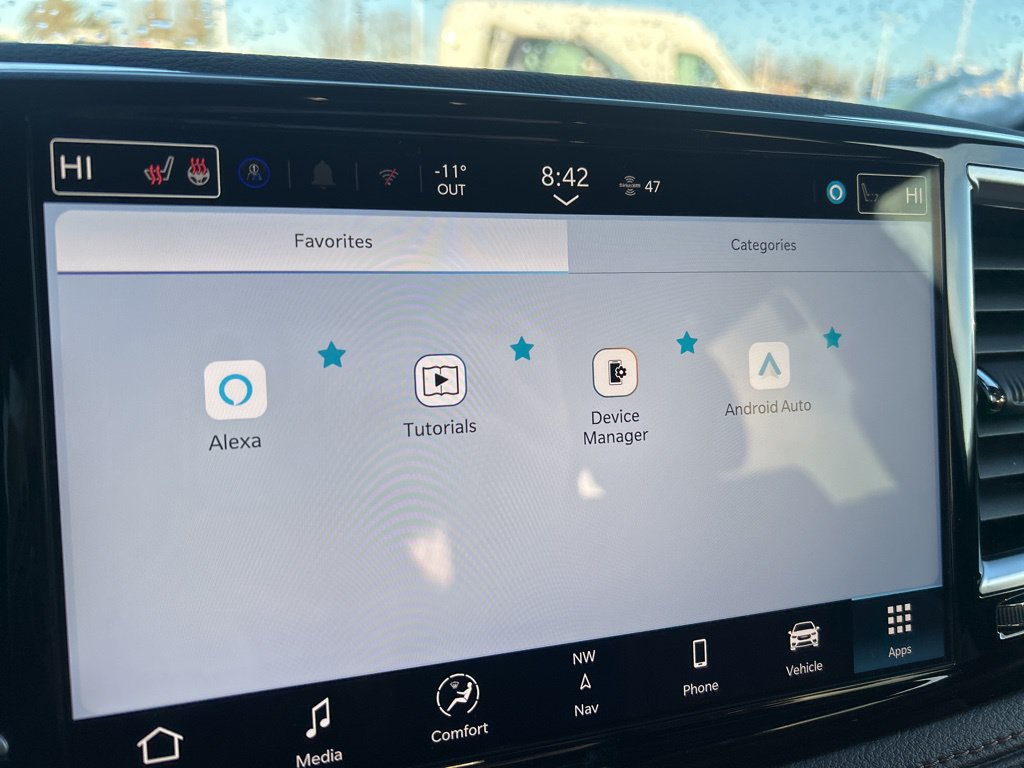 New 2026 Chrysler Pacifica Pinnacle w/ Trailer Tow Group FWD image 28