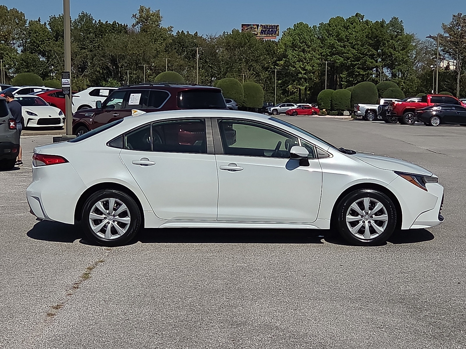 Used 2023 Toyota Corolla LE FWD image 6