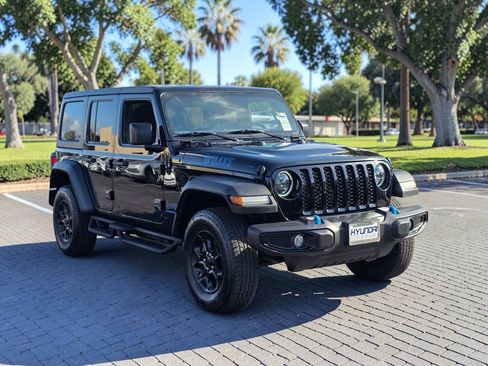 Used 2023 Jeep Wrangler Unlimited image 4