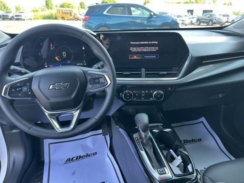 Used 2024 Chevrolet Trax ACTIV w/ Driver Confidence Package image 6
