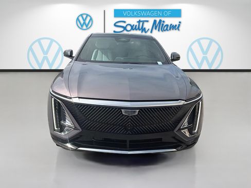 Used 2024 Cadillac Lyriq Luxury AWD/4WD image 2