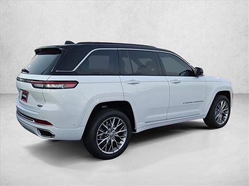 New 2025 Jeep Grand Cherokee Summit image 5