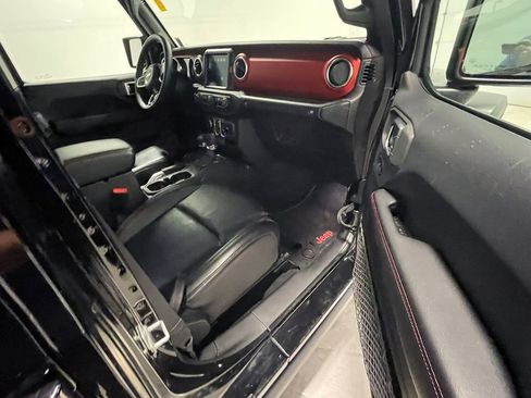 Used 2018 Jeep Wrangler Unlimited Rubicon w/ Uconnect 4C Nav & Sound Group AWD/4WD image 25