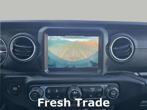 Used 2021 Jeep Wrangler Unlimited Sahara w/ Cold Weather Group image 16