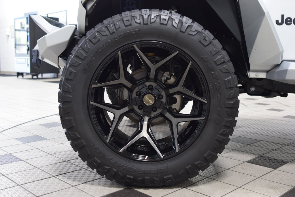 Used 2022 Jeep Wrangler Unlimited Sport w/ Sun And Sound Package AWD/4WD image 28