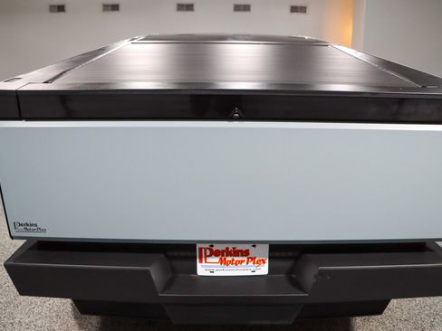 Used 2024 Tesla Cybertruck AWD Crew Cab image 8