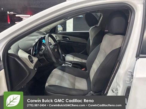 Used 2016 Chevrolet Cruze LS FWD image 12
