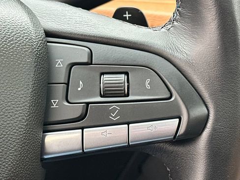 Used 2025 Cadillac XT4 Premium Luxury w/ Technology Package image 33